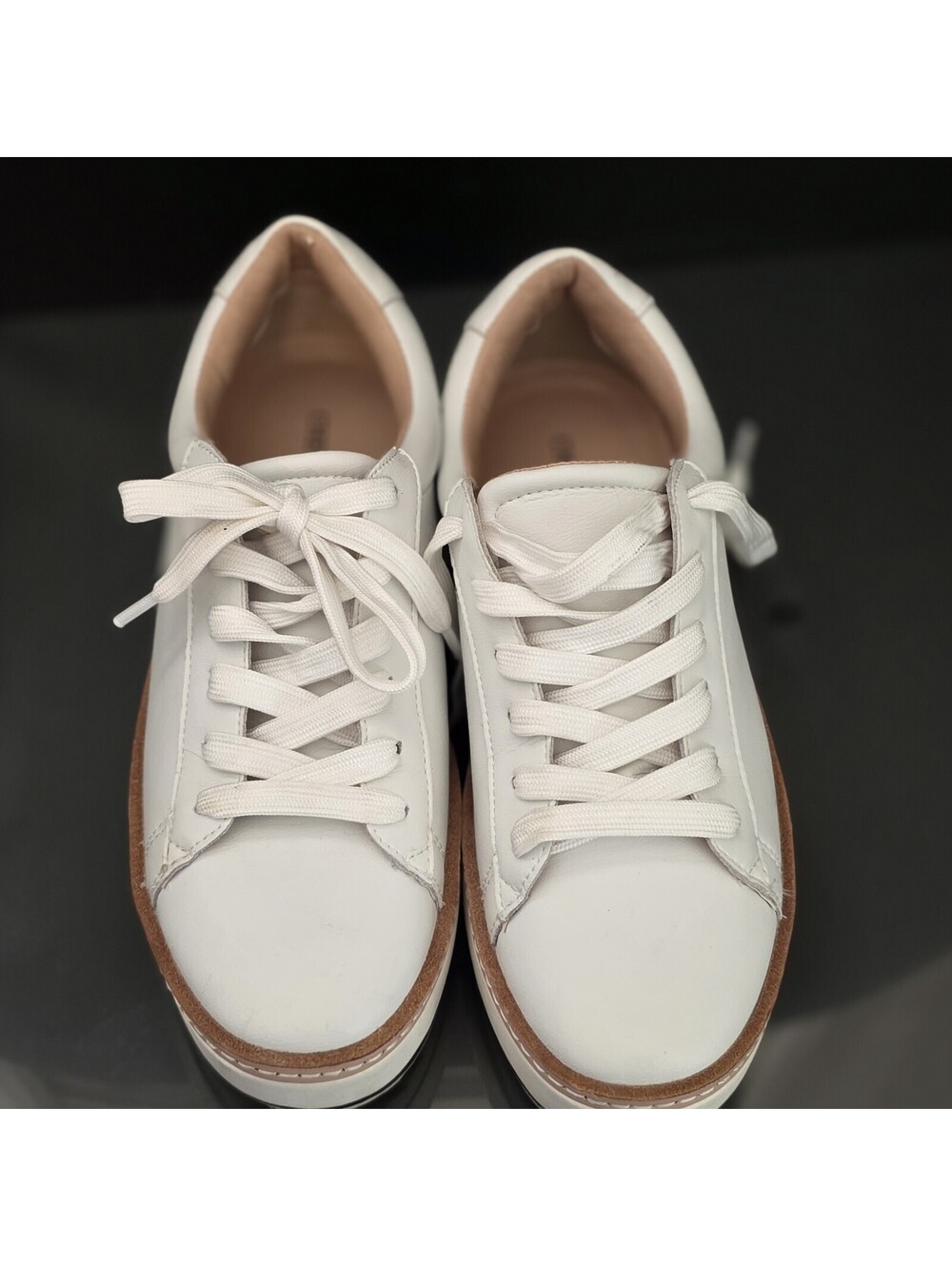 Women’s Chelsea & Violet White Platform Tennis Shoes Size 6.5